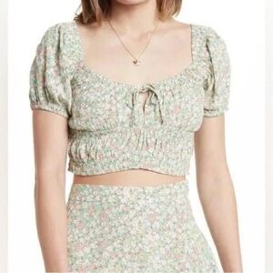 Elodie‎ by Anthropologie green floral smocked puff short sleeve crop boho top